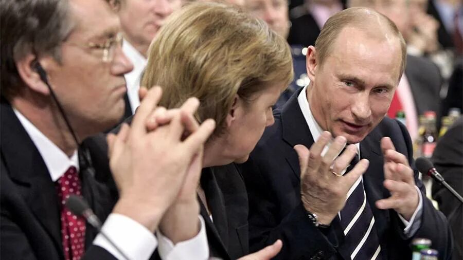 путин на мюнхенской конференции 2007. путин мюнхен 2007. мюнхенская конференция 2007 речь путина. путин мюнхен 2007. выступление путина в мюнхене 2007.