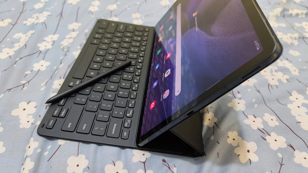 Samsung s7 fe планшета tab. Tab 7 Fe. Galaxy Tab s7 5g. Samsung Galaxy Keyboard Slim 7fe. Клавиатура для Samsung Galaxy Tab s7 Fe.