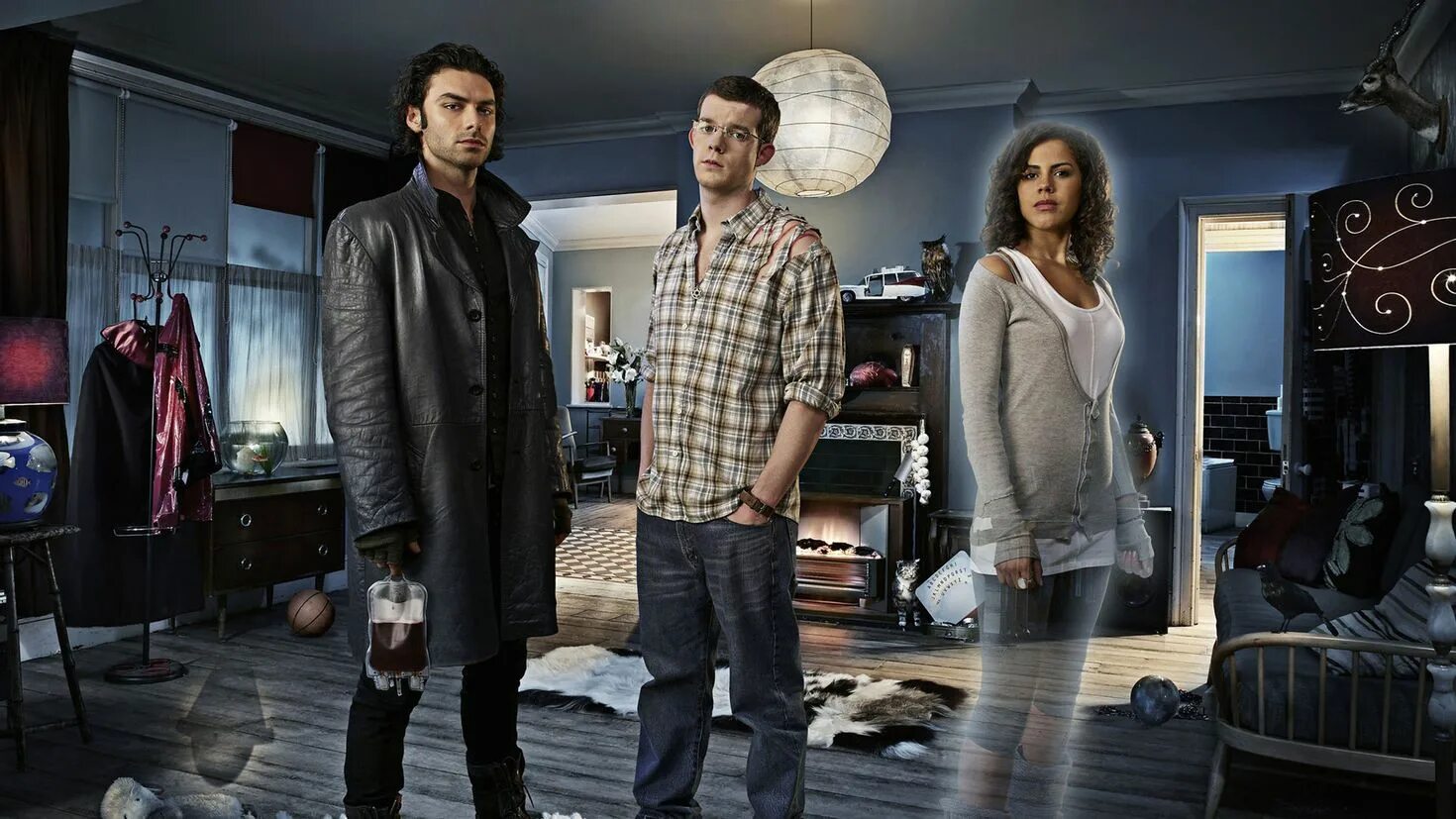 Human being human doing. Быть человеком сериал. Быть человеком сериал Англия. Сериал про вампира оборотня и призрака.