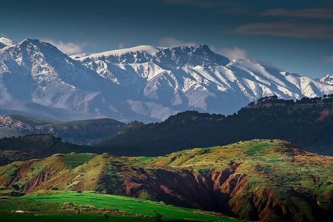 Самая высокая точка атласа. Атласские горы Марокко. Горы атлас Марокко. Атласские горы в Африке. Хребты Атласских гор.