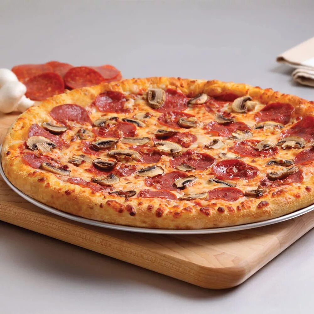Domino's pizza. Пиццерия Domino's pizza. Chopard pizza пепперони. Пицца ИЖ пиццерий Доминос.