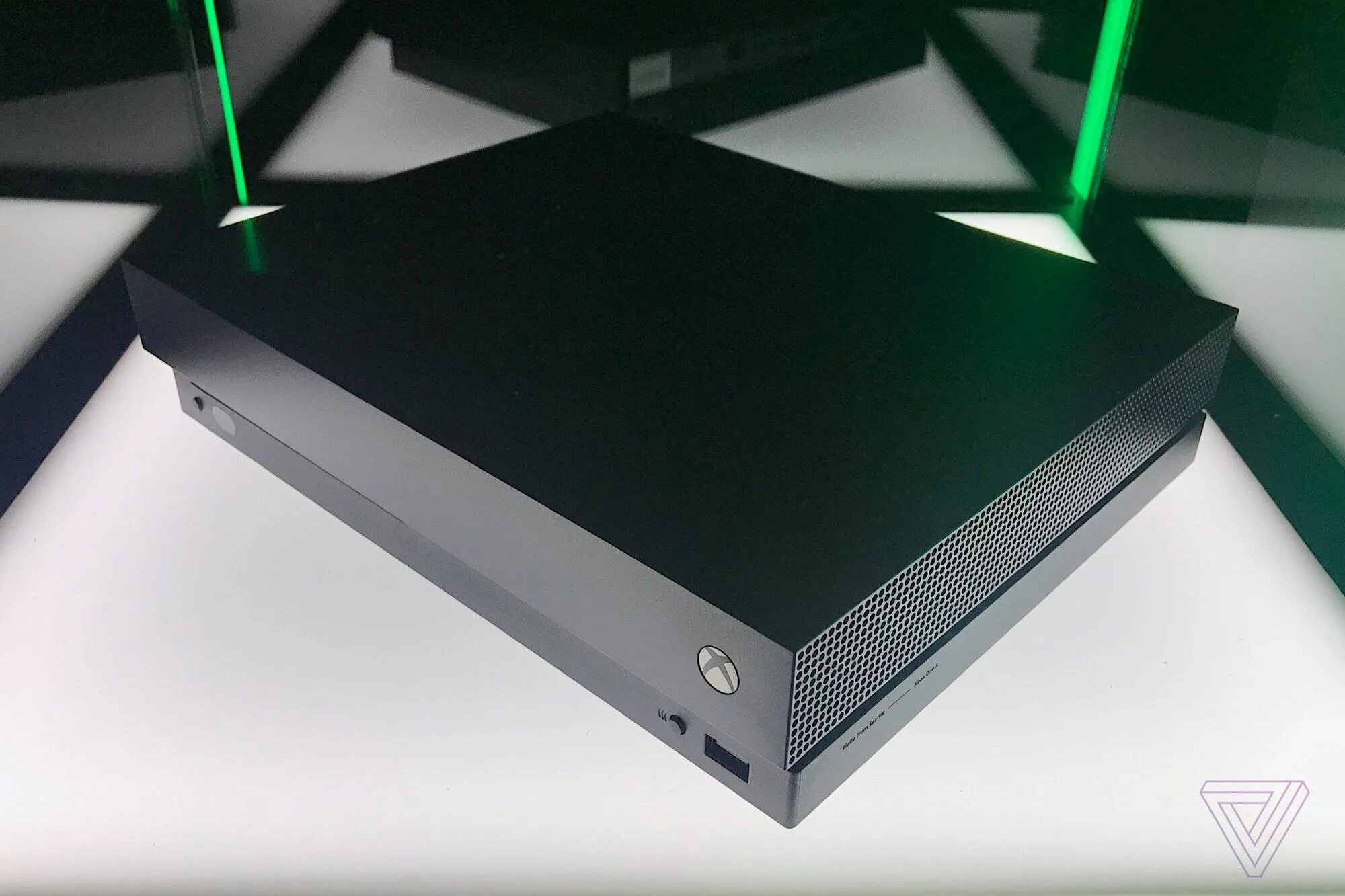 Dmx console. Память на xbox one. Xbox one edition. Xbox one console 1540. Подставка для xbox series x.