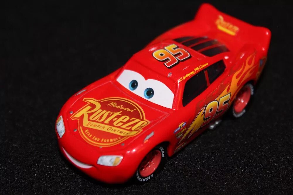 Номер молнии маквина. Cars 3 Mattel Lightning MCQUEEN. Молния Маккуин 95. Маккуин 95 Тачки. Cars 3 Lightning MCQUEEN 95.