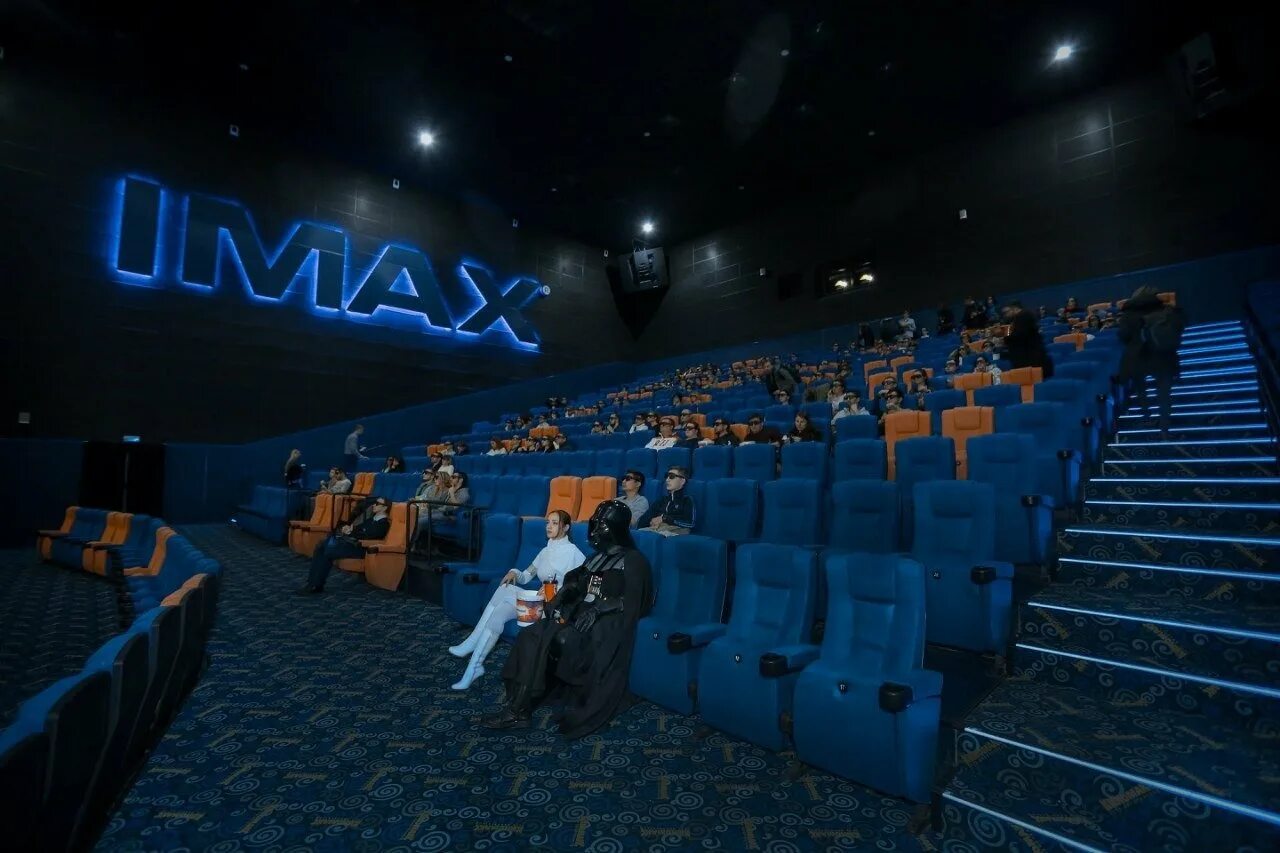 Зал IMAX Киномакс Казань. Киномакс мозаика зал IMAX. Киномакс Титан IMAX. Киномакс Титан Каширская Плаза. Новый кинотеатр киномакс