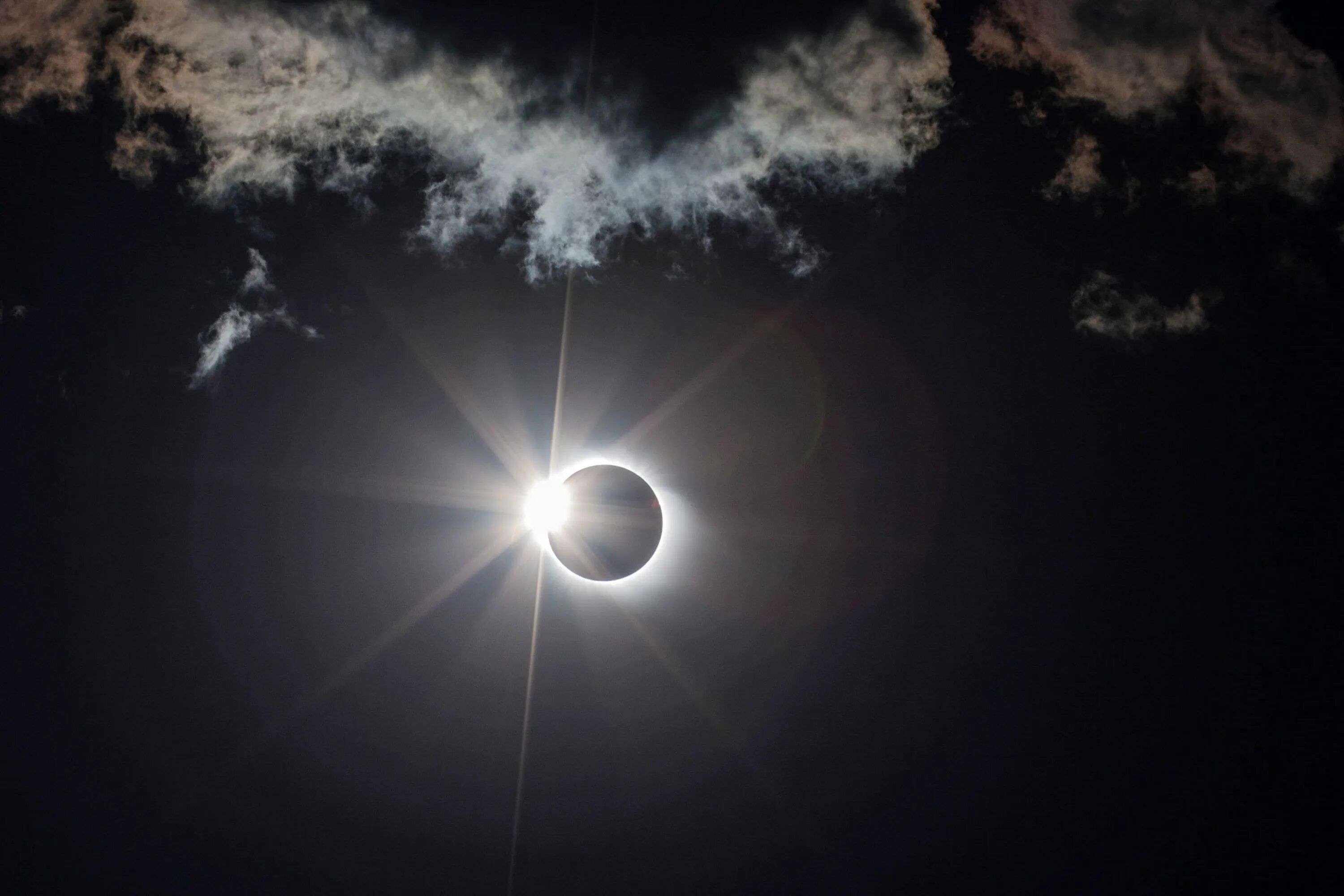 Eclipse Solar затмение. Солнечное затмение астрономическое явление. Кольцеобразное солнечное затмение. Солнечное затмение 2009.
