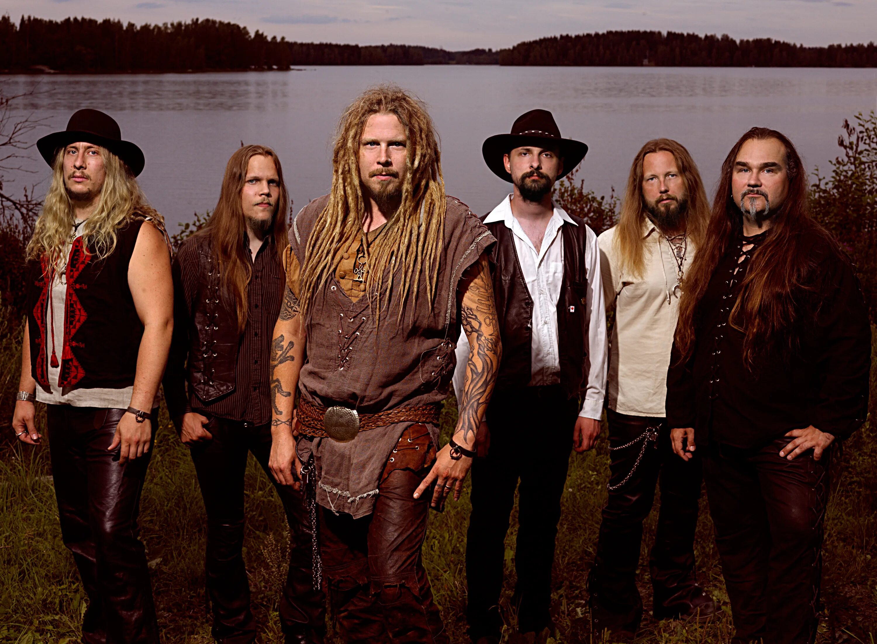 Метал группы финляндии. Группа Korpiklaani. Korpi. Йонне Ярвеля Корпиклаани. Korpiklaani 2022.