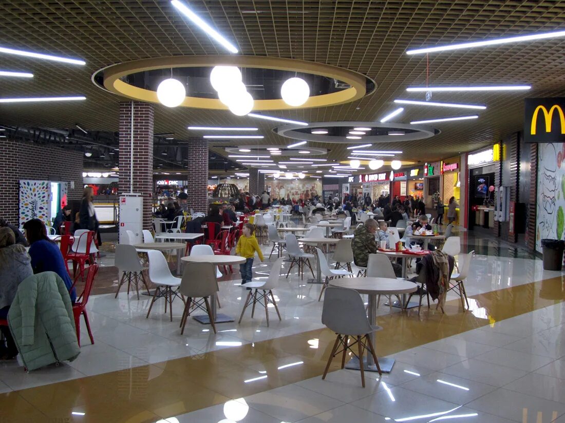 Галактика фудкорты. Европа сити молл волгоград фудкорт. футкорд барнаул галактика. трц галактика фуд корт. тц галактика краснодар фудкорт.