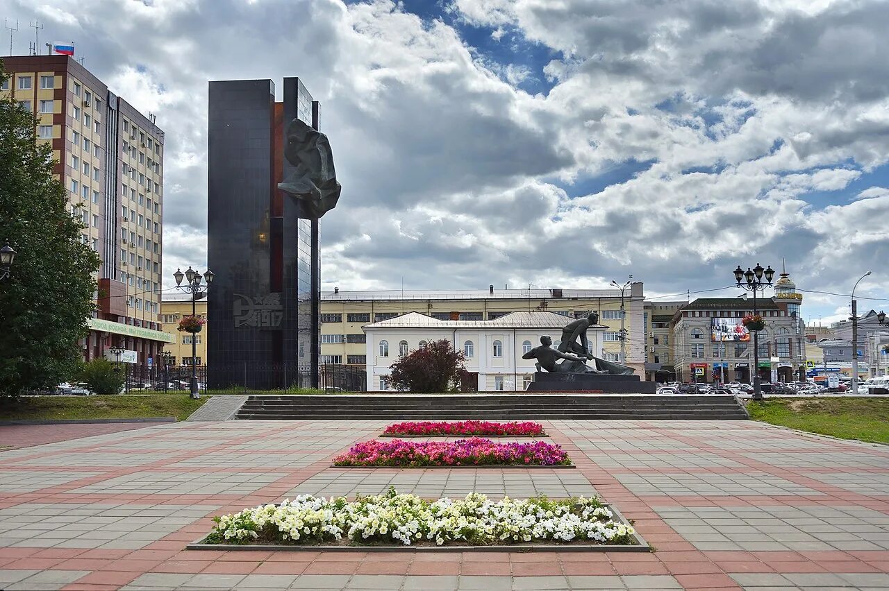 Площадь революции 2 иваново. Иваново центр города. Площадь Победы Иваново. Достопримечател Иваново. Главная достопримечательность Иваново.