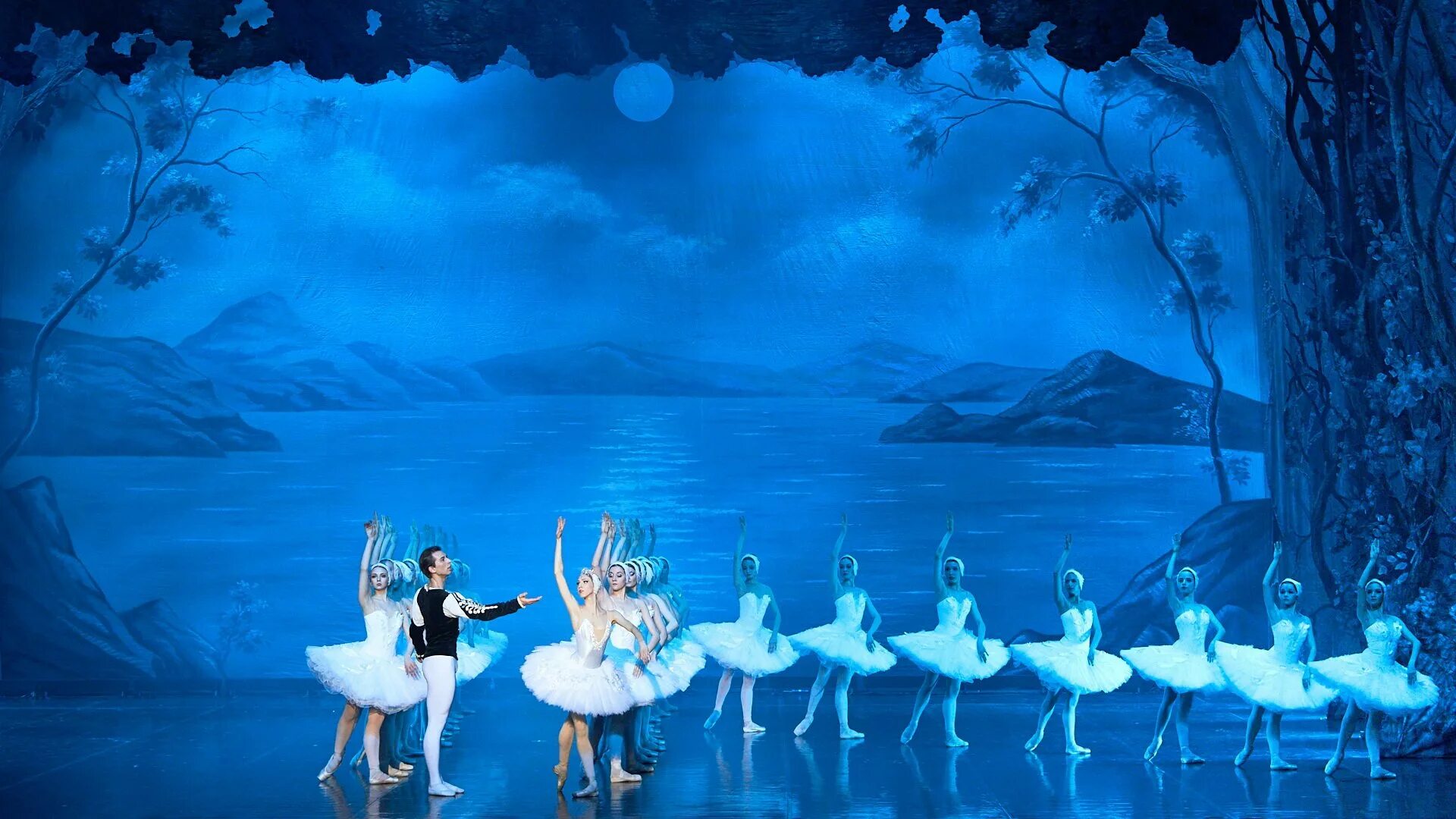 Музыка балет лебединое. Балет лебединое озеро в москве 2022. Музыка балет лебединое. Балет лебединое озеро чайковский. Лебединое озеро 2022.