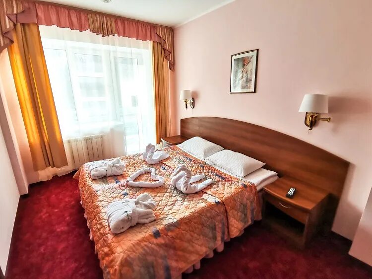 Тропикана парк номер стандарт плюс фото. Тропикана парк, деревня брёхово. Тропикана парк номера. Тропикана парк отель в подмосковье брехово. Кранкино парк-отель.