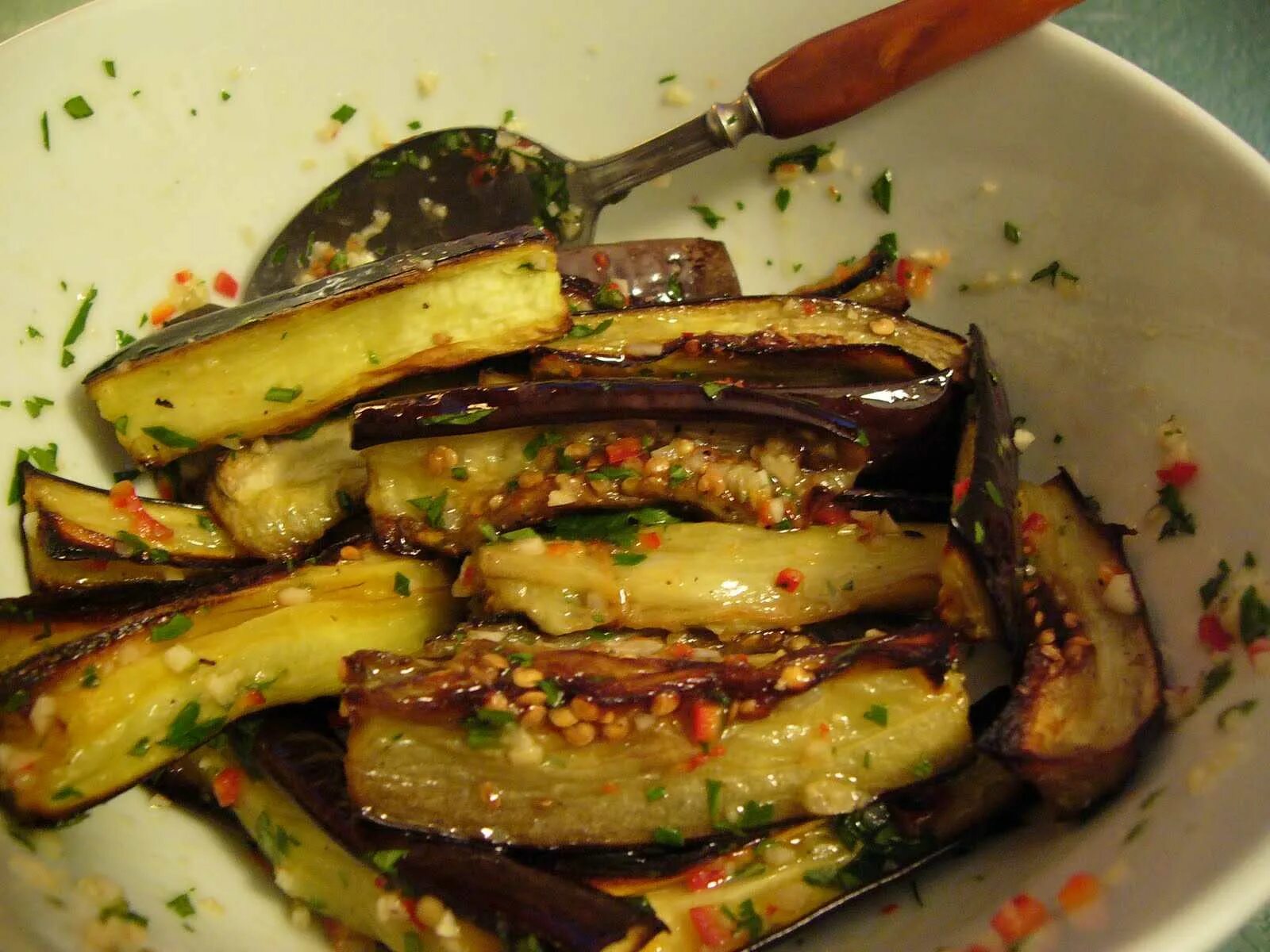 Готовим баклажаны рецепты быстро и вкусно. Острая закуска из баклажанов. печеные баклажаны. жареные баклажаны. жареные баклажаны с чесноком.