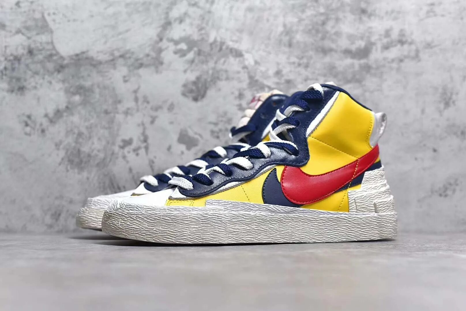 Nike sacai blazer. Nike Blazer x Sacai. Nike Sacai Blazer Mid Yellow. Nike Blazer Mid Sacai. Кроссовки Sacai x Nike Blazer.