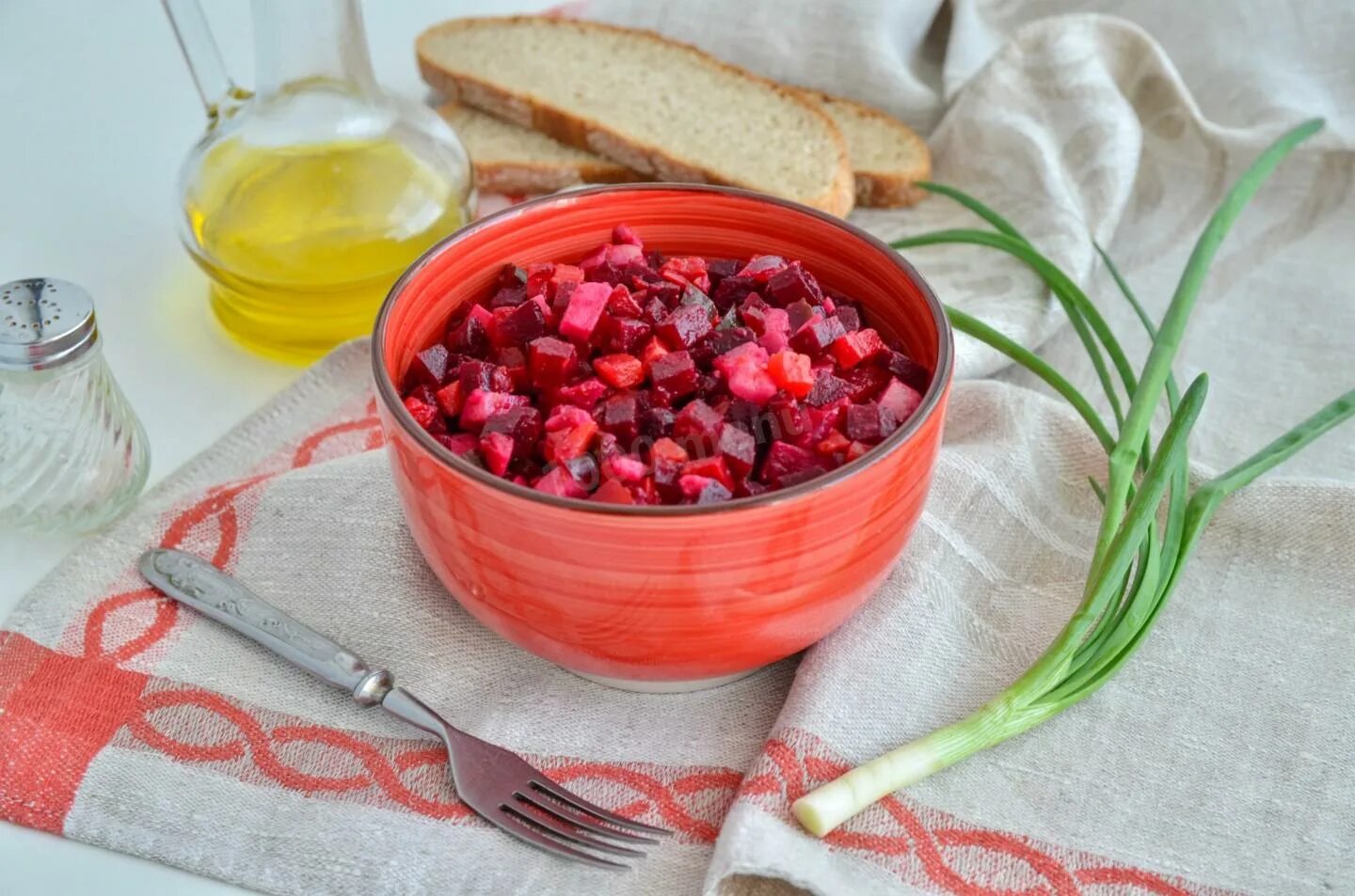 Винегрет с горошком и солеными. Винегрет с горошком. Винегрет Ингредиенты классический.