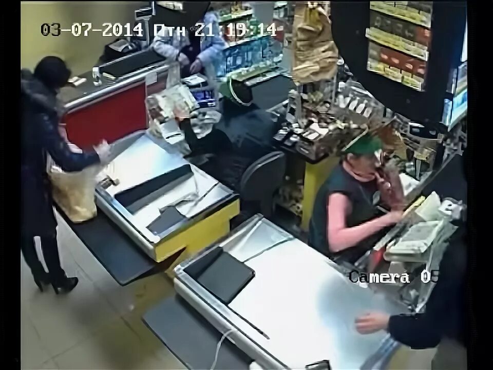 Воровки в подсобке