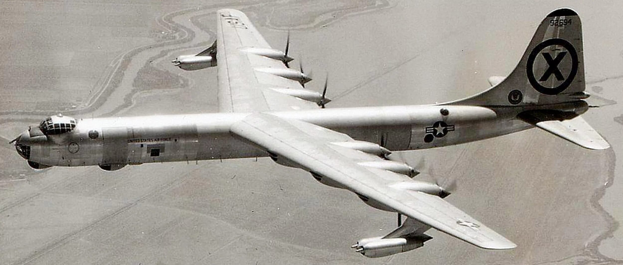 B36 бомбардировщик кабина. B-36 бомбардировщик. Convair b-36 кабина. Самолёт Convair b 36. Б 36 размеры