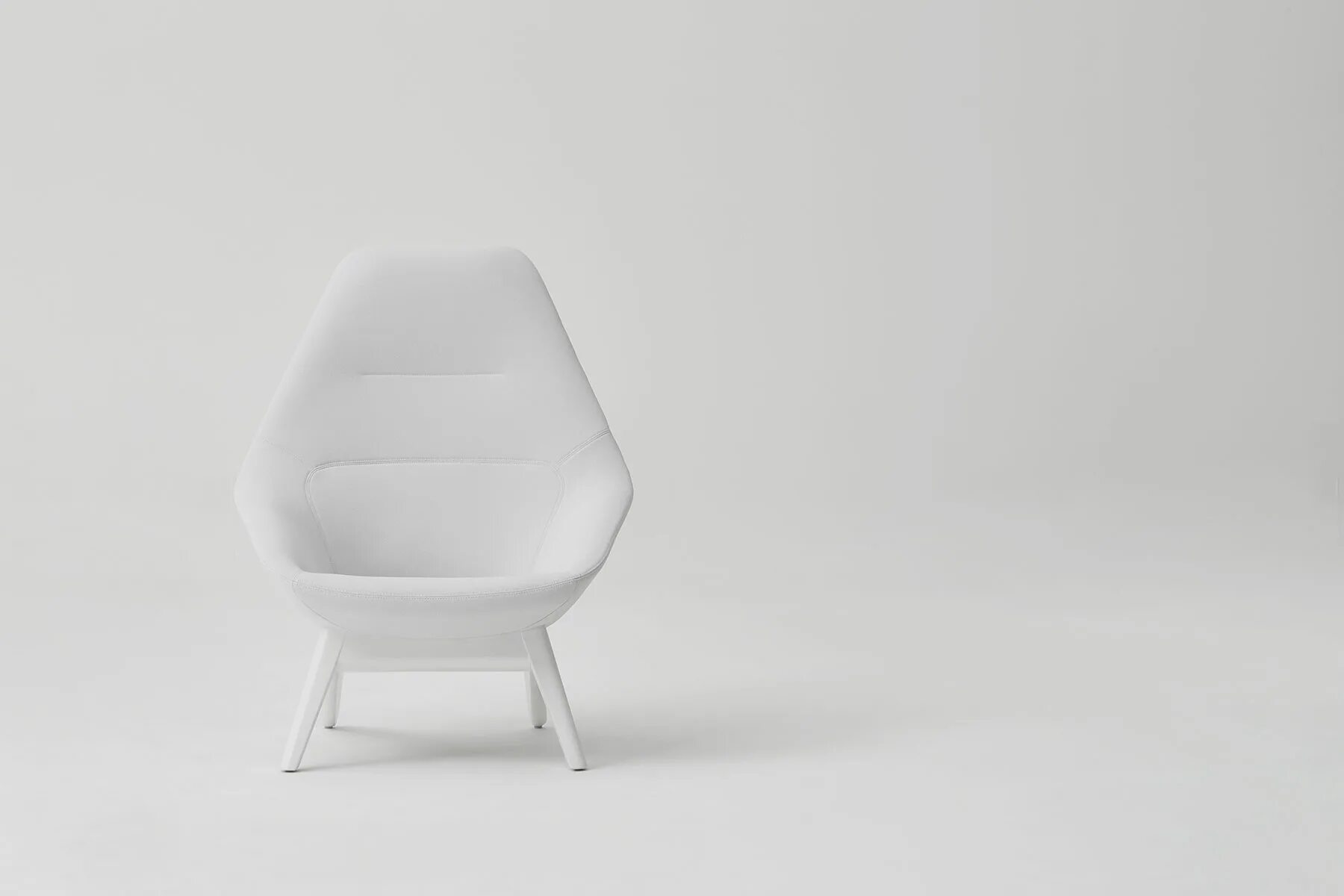 Tecninova кресло 1744. Кресло в белой комнате. Кресло в белой студии. White Armchair.