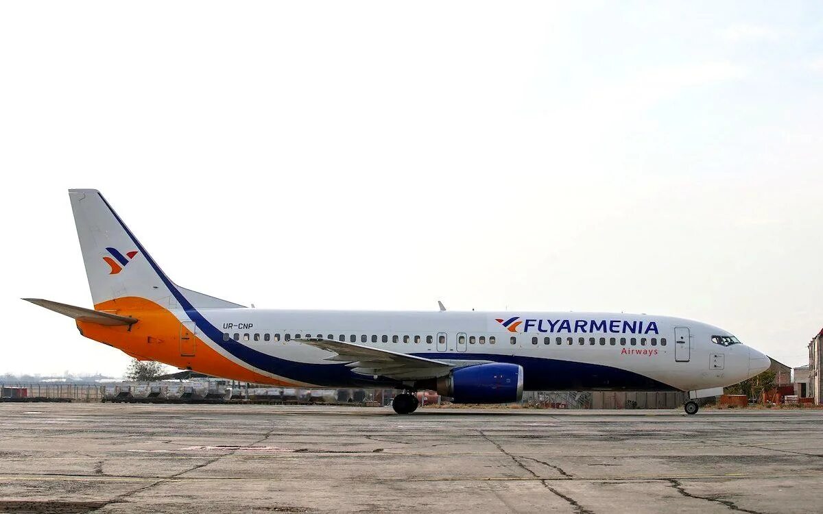 Fly one armenia сайт. Самолет Боинг 737 Armenia. Армавиа Боинг 737. Авиакомпания Армения Эйрвейз. Армения аэрвайс Боинг 737.