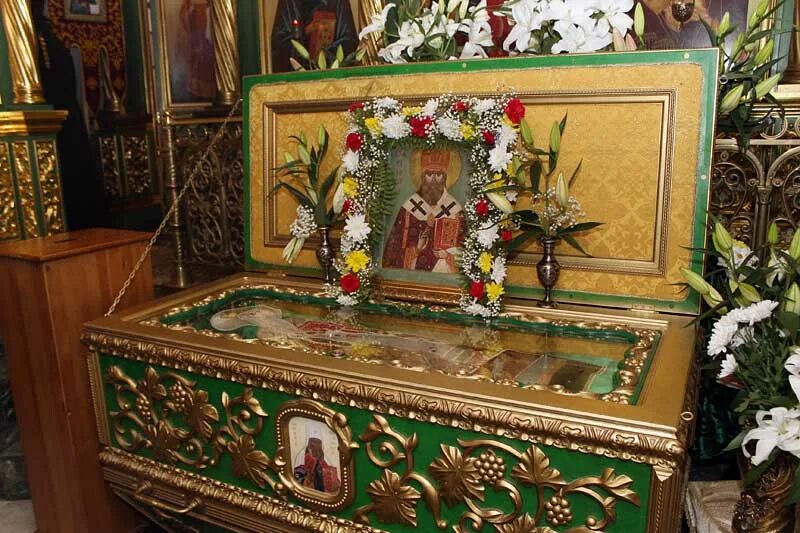 В какой церкви есть мощи. Мощи святителя филофея лещинского. святитель филофей лещинский митрополит тобольский. филофей лещинский мощи.