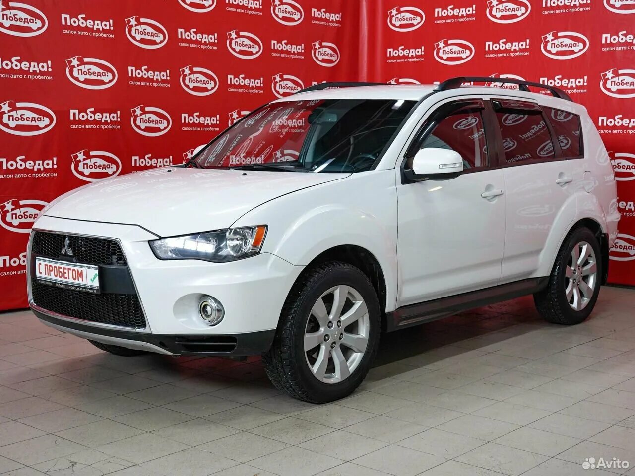 Аутлендер 2007 белый. Mitsubishi Outlander 2012 год оранжевый. Митсубиши Аутлендер жемчужный. Митсубиси Аутлендер жемчужный новый. Купить митсубиси с пробегом частные