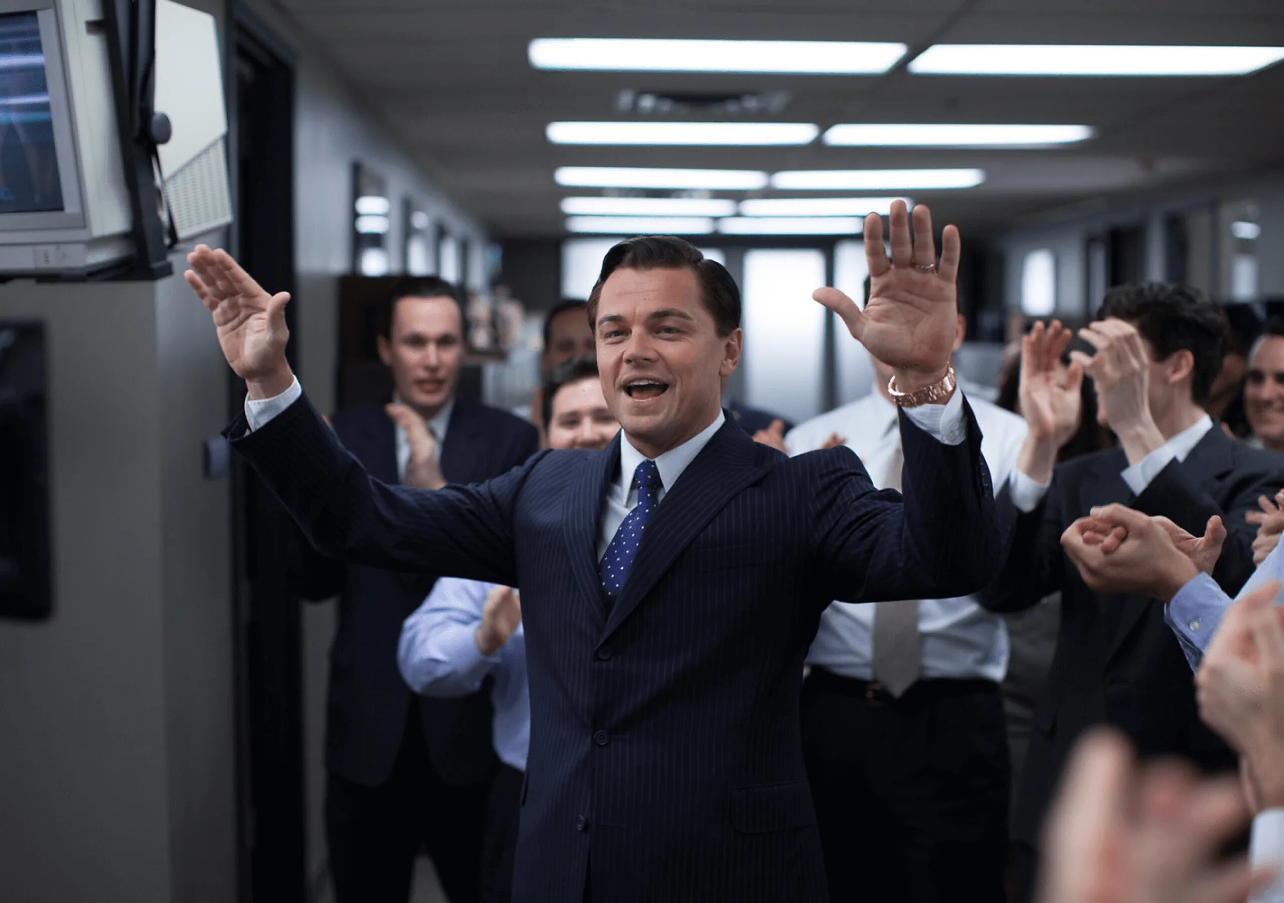 Бизнесмен момент. Волк с уолл-стрит макконахи и ди каприо. Волк с уолл-стрит. Волк с уолл-стрит макконахи и ди каприо. Волк с уолл стрит дикаприо.