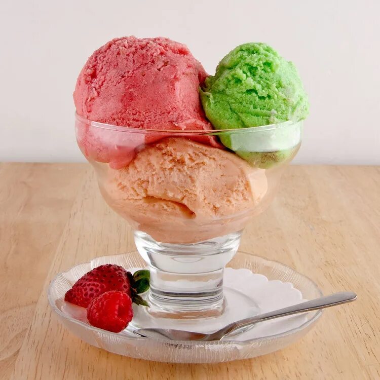 3 порции мороженого. 3 порции мороженого. айс крим мороженое пломбир. мороженое. вкусное мороженое.