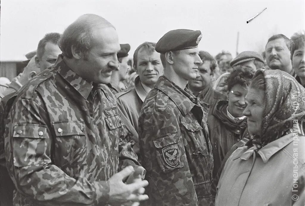Лукашенко референдум 1996. 1996 год белоруссия. 100000 рублей беларусь. Беларусь 1996 год. 05.