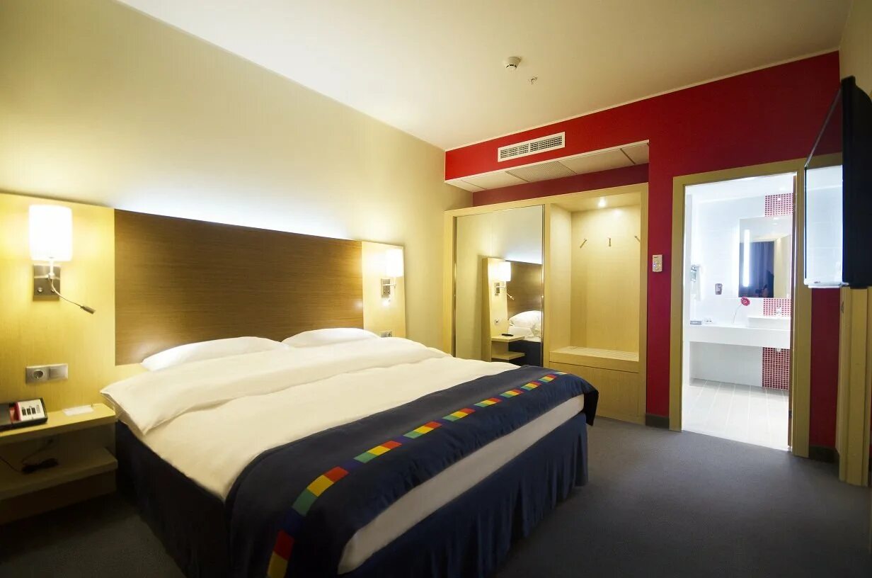 Гостиница «cosmos volgograd hotel. Парк инн бай рэдиссон волгоград. Park inn волгоград. Рэдиссон волгоград. Парк инн волгоград.