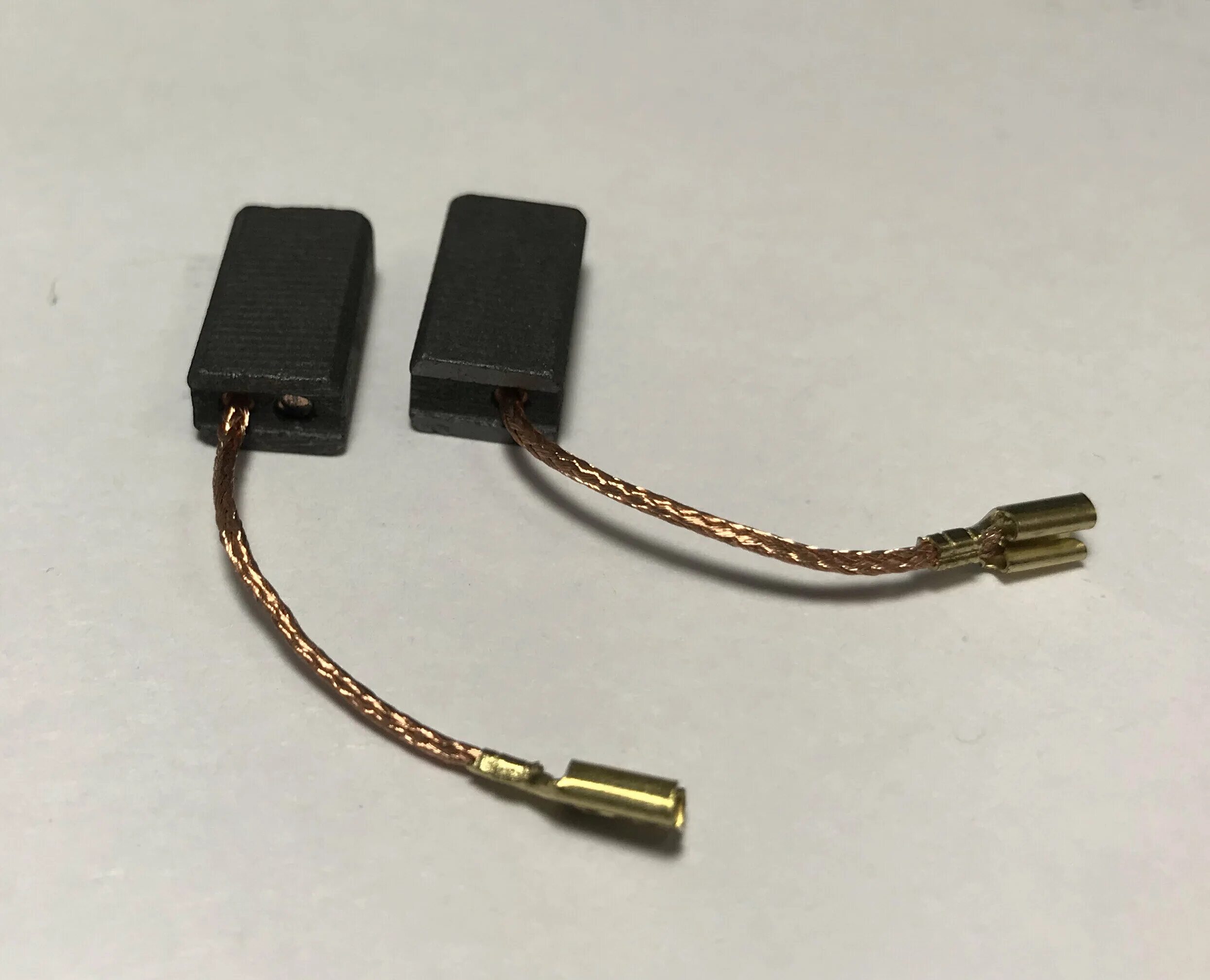 Щетки графитовые интерскол ушм 900. Щетки угольные rd (2 шт; 6х10х16 мм) для интерскол ушм-125/900, ушм-115/900 hammer 66010. Щетки угольные для ушм интерскол 125/1100э. Щетки для ушм интерскол 125/1100э. Щетки угольные для ушм интерскол 125.