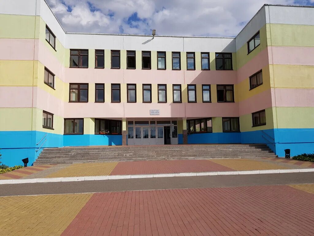 Техникум жлобин. Школа 13 жлобин. Гузова. Школа искусств 2 город жлобин. 2 школа в г.