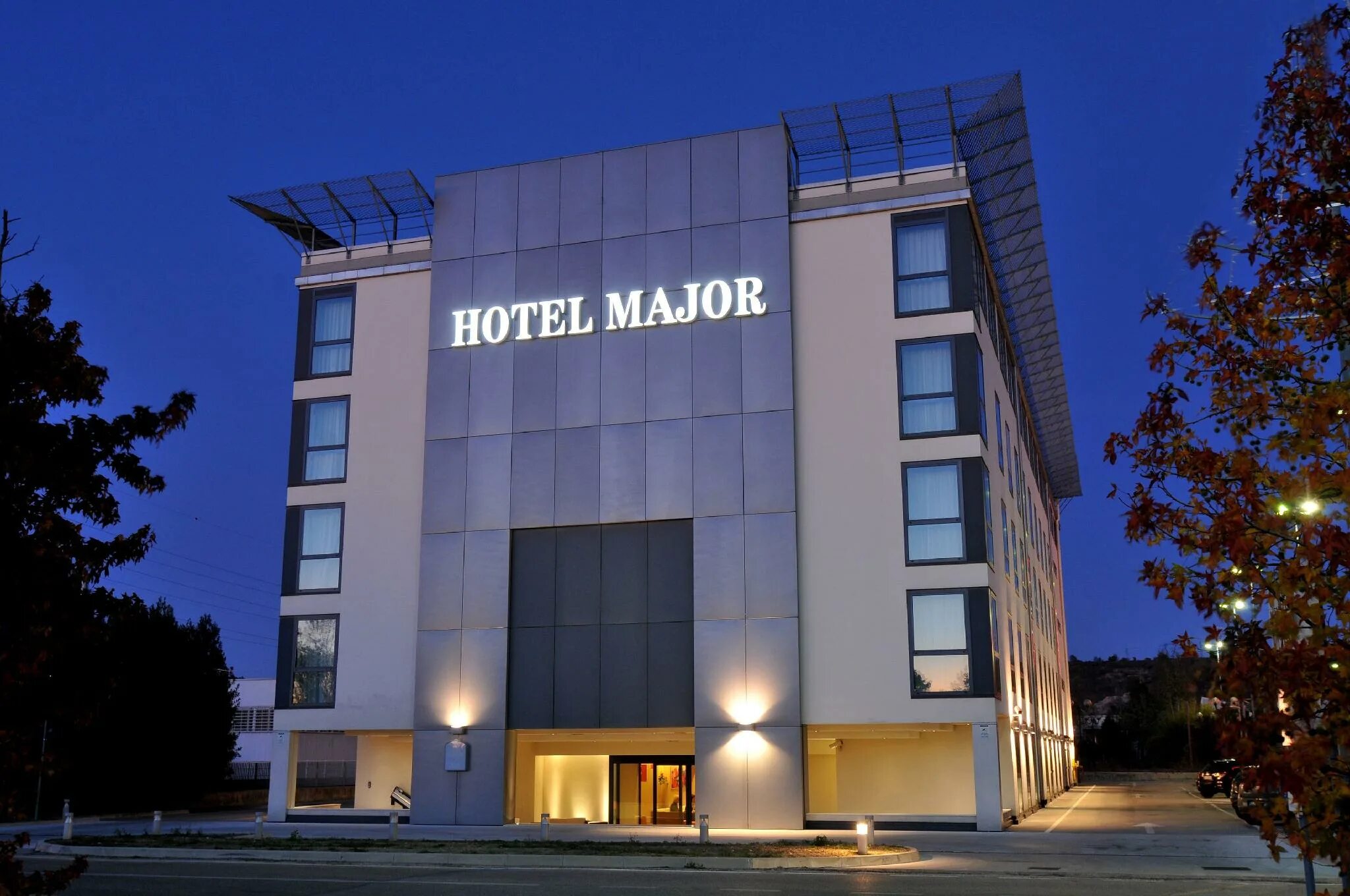 Мажор в гостинице. Краков отели. Отель мажор. Hotel major. Мажор в гостинице.