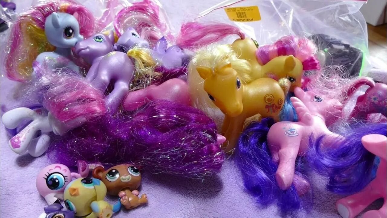 Пони поколение игрушки. My little Pony g3 Toys. My little Pony g1 g2 g3 g4 Toy. My little Pony g3.5 Toys. МЛП 3 поколение игрушки.