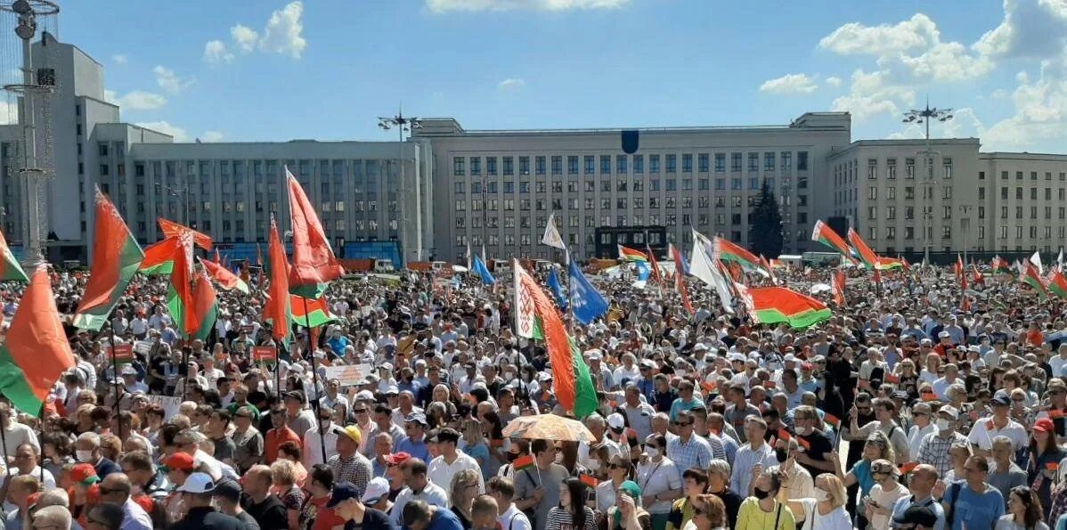 Митинг в поддержку президента. Протесты в Беларуси 2020 за Лукашенко. Митинг за Лукашенко 2020. Митинг в Минске 16 августа 2020. Митинги в Белоруссии 2021.