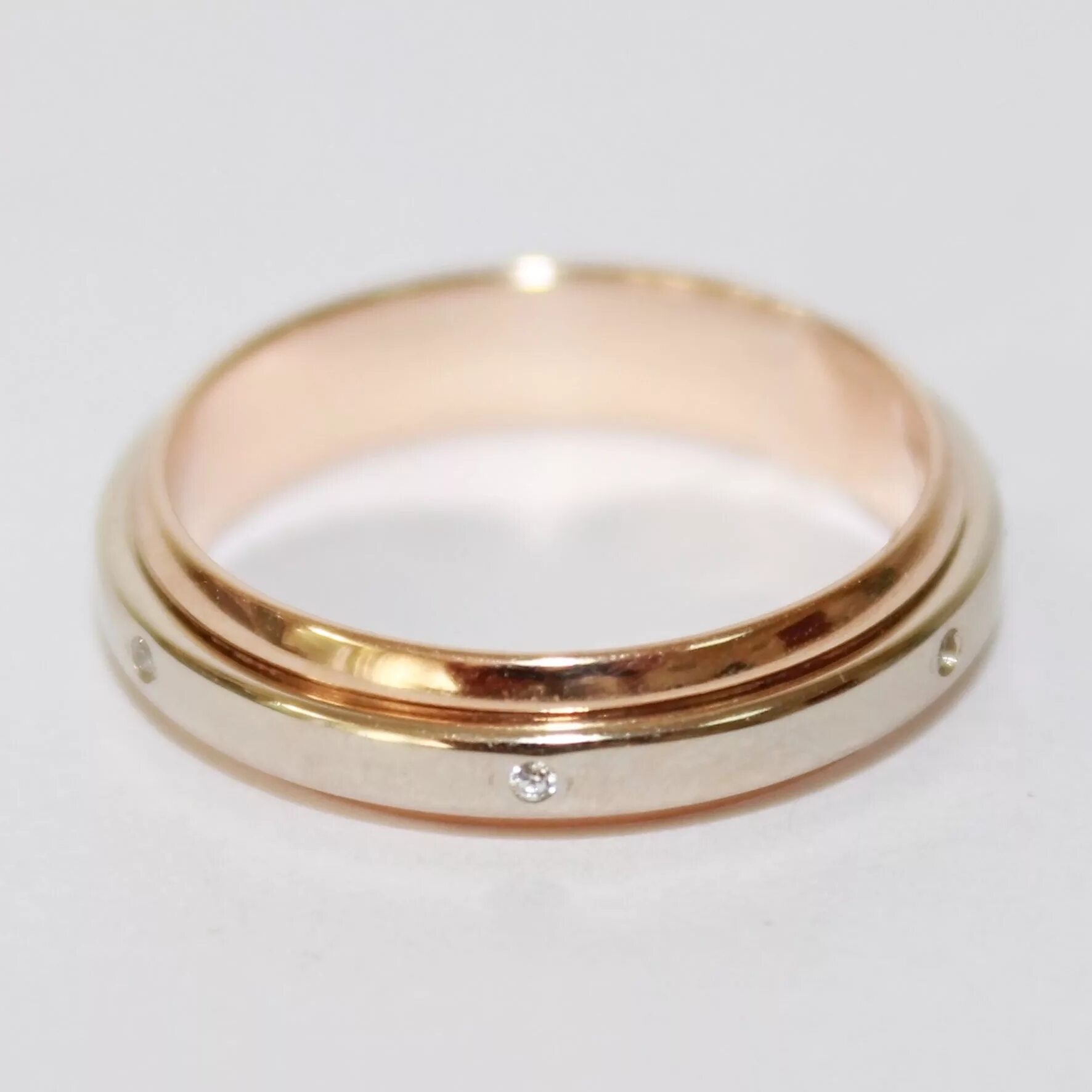 обручальные кольца с вращающейся серединой. обручальные кольца с вращающейся вставкой. кольцо с вращающейся вставкой золото. обручальные кольца с крутящейся серединой. обручальные кольца с вращающейся вставкой.