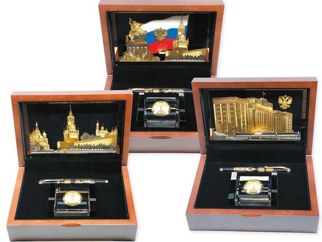 Футляр под 6 рюмок. Подарок " мужчине". Наборы в москве. Кремлевская стопка. Подарочный набор.