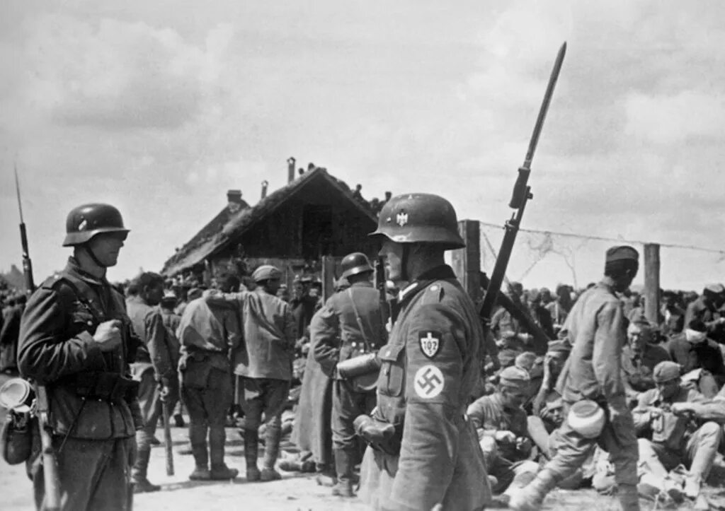 Первое нападение германии. Атака немцев 1941. Германский солдат 1941. Немецкие солдаты 22 июня 1941.