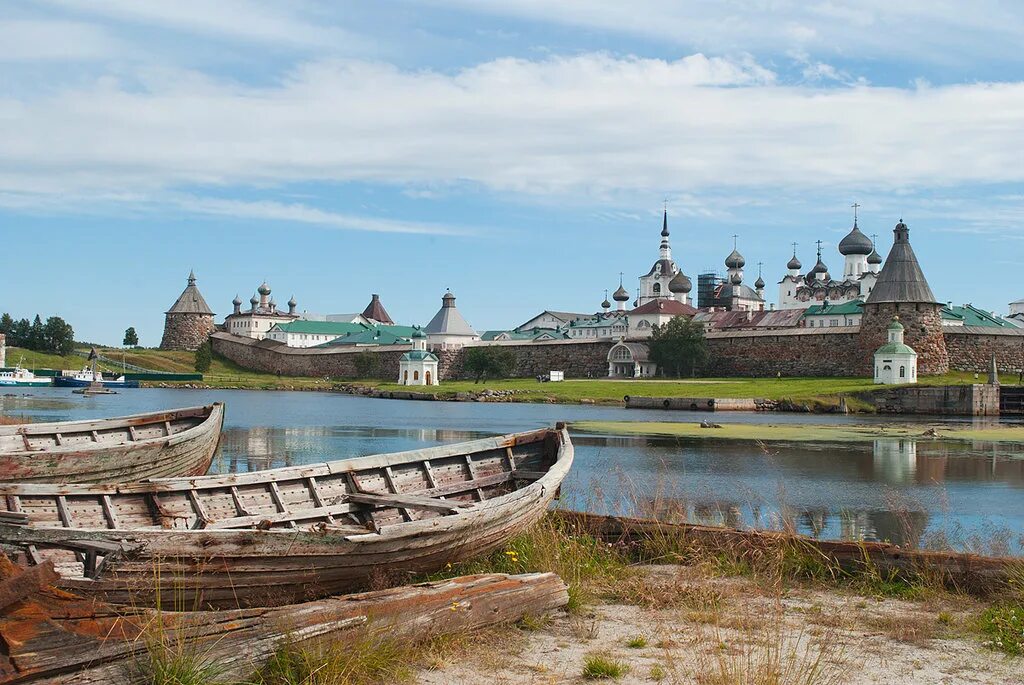 Соловецкие острова экскурсии. Белое море Соловецкие острова. Соловки экскурсии. Соловки поход. Соловецкие острова с палаткой.