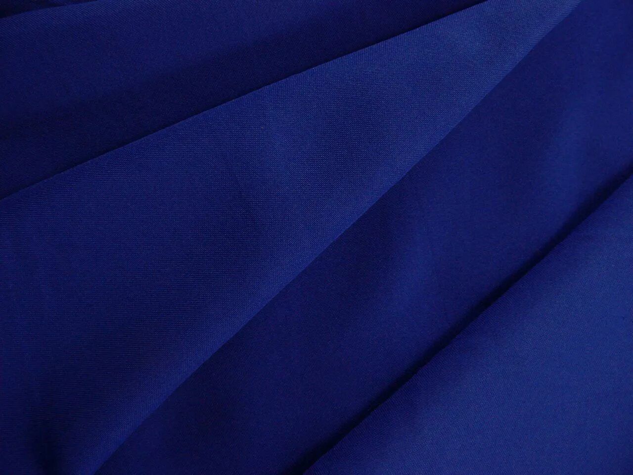 Габардин Фабрикс. Габардин ткань Василек. Габардин синий 19-3864 TPX. Ткань габардин синий.