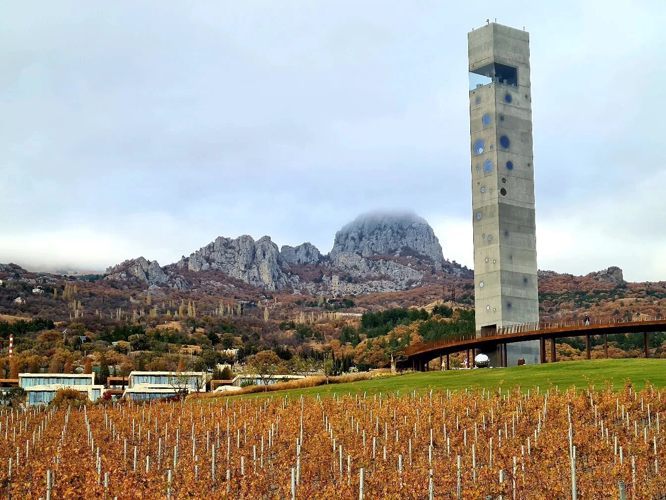 Винный парк Мрия. Винная башня Мрия. Винный парк Ялта. Wine Park Ялта. Винный парк билет