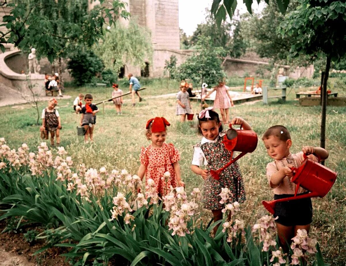 В первые годы детства человек проходит конечно. Советский садик. Детство 70 х годов. Детский сад в СССР.