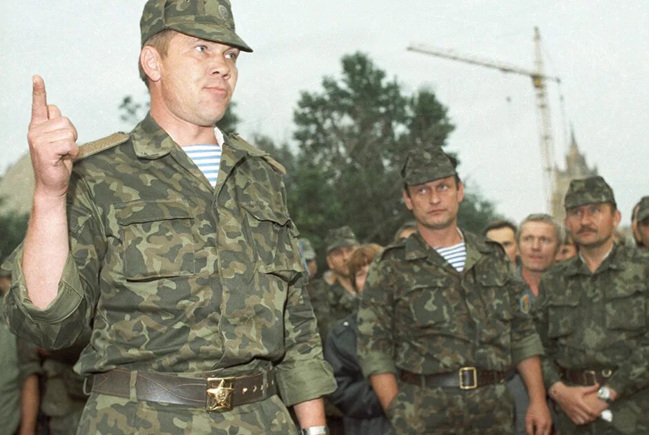7 июня 1992 года. Генерал лебедь в приднестровье. генерал лебедь приднестровье 1992. генерал лебедь 1991.