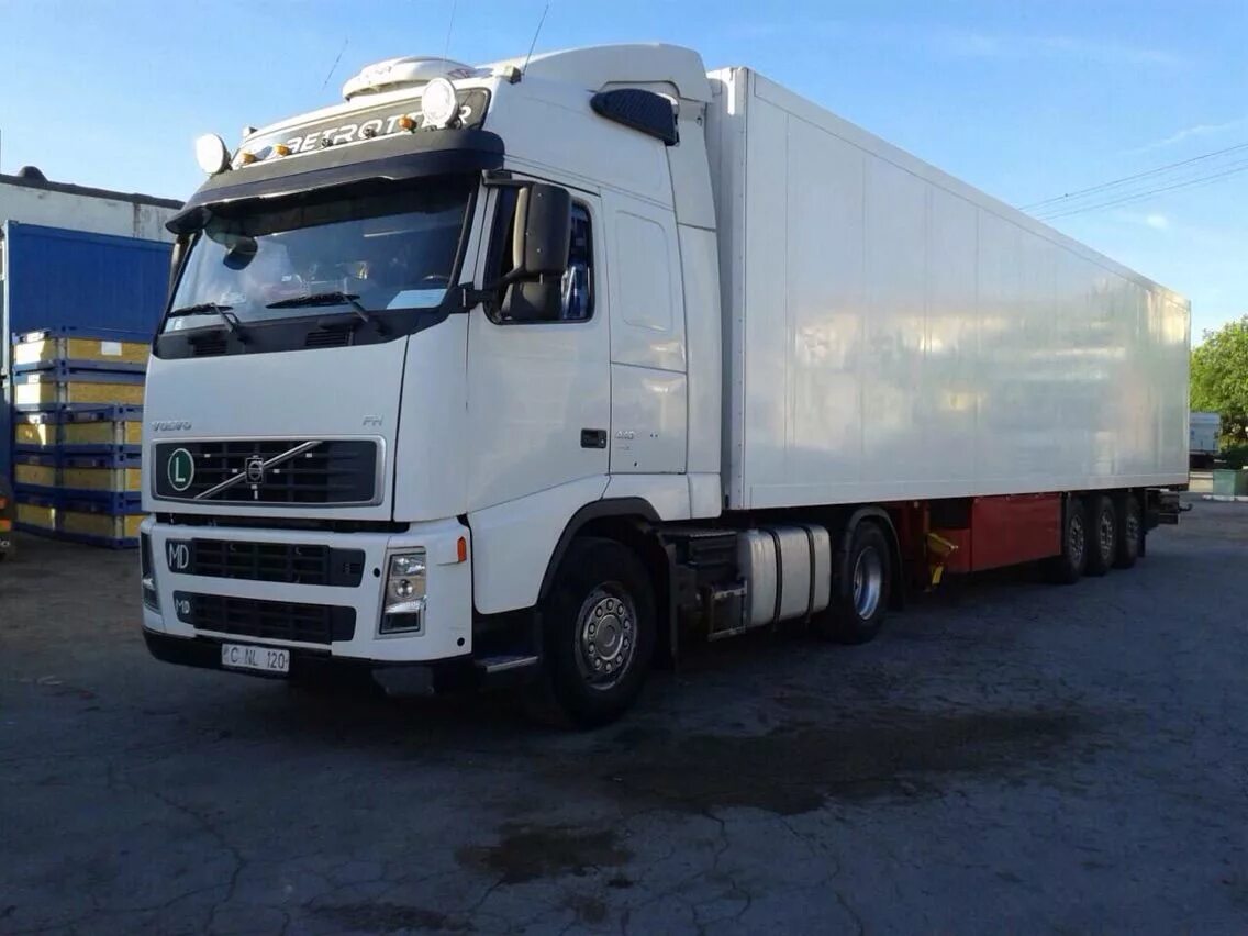 Авторынок грузовиков. Volvo fh12 2005. Volvo fh12 рефрижератор с прицепом 2005. Фура Вольво электро fh12. Volvo fh12 6x2 2005 года.