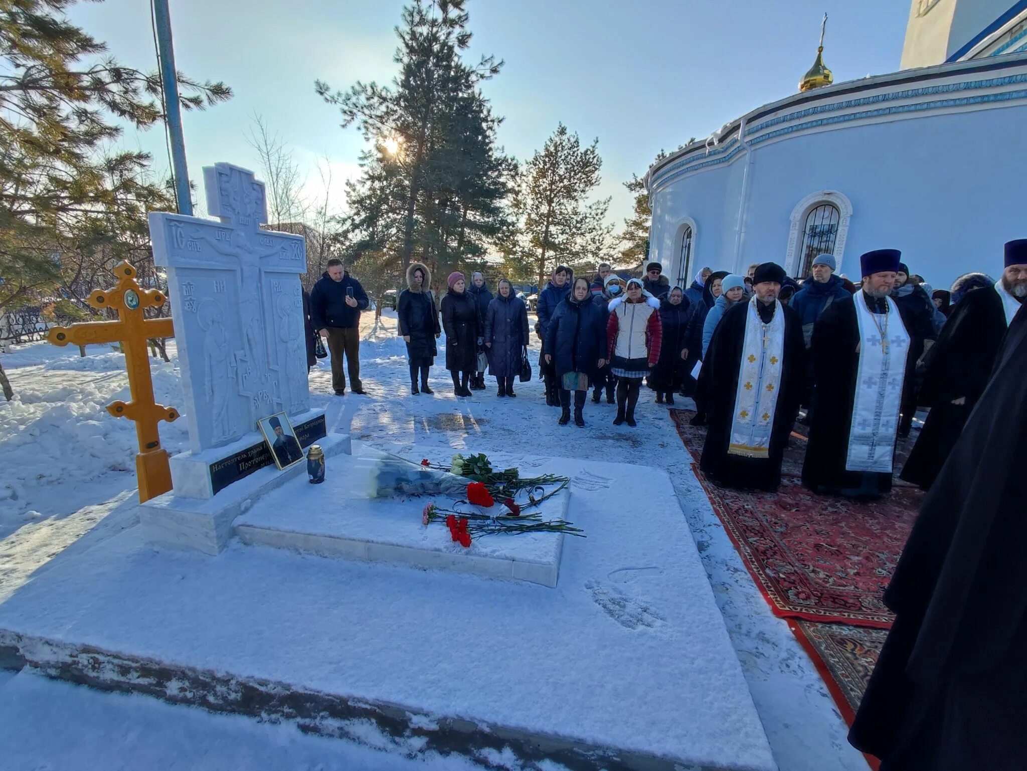 Отец навального на похоронах