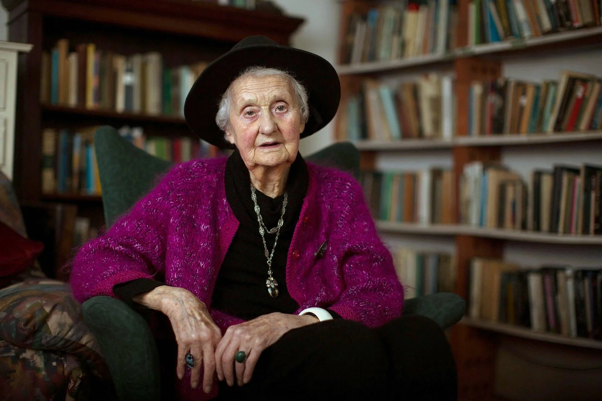 Бадди винкл. Grandma last. Son of your grandfather or grandmother перевод. Grandma last. Granny look.