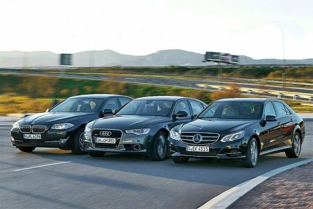 Мерседес переезжает из германии. BMW Audi a6. Мерседес Бенц 5er. Мерседес s класс и Ауди а8. Мерседес Бенц и БМВ.