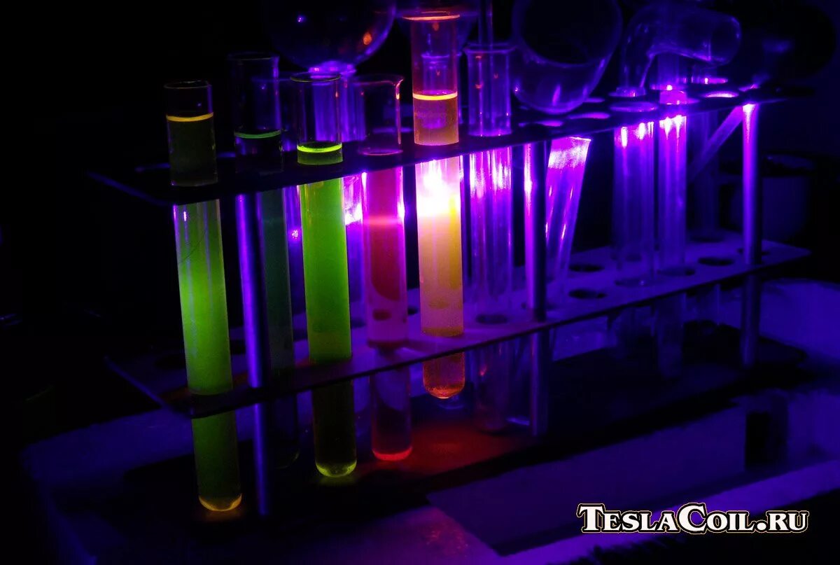импульсный лазер на красителях. лазеры на красителях. 300kw laser лазерный. лазерный краситель. лазерный краситель.