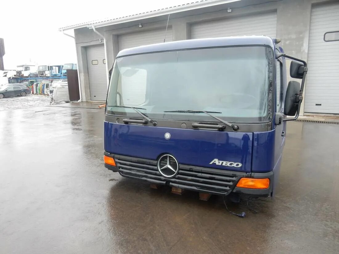 Кабина атего купить. Mercedes Atego 815 кабины. Мерседес Атего новый 815. Кабина Мерседес Атего. Кабина Mercedes Atego 917.