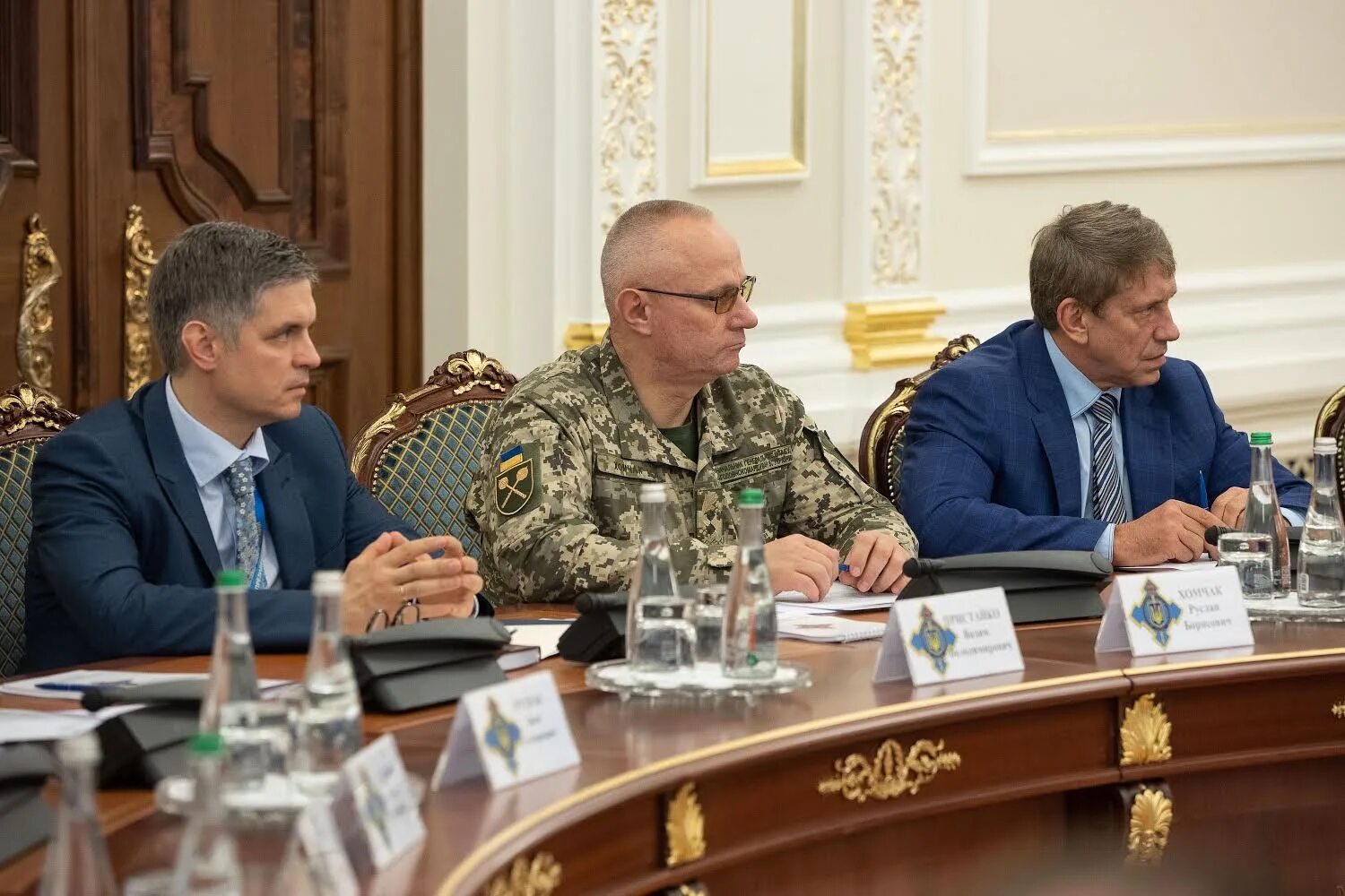 Путин собрание совета безопасности. Заседание совбеза украины сегодня. Украинский депутат. Совет национальной обороны украины. Заседание снбо украины.