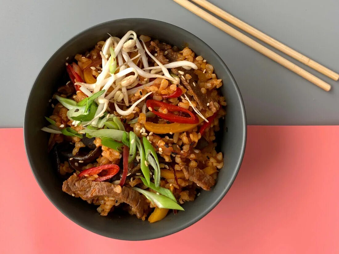 Азиатская еда красноярск. Китайская кухня красноярск. Еда в город красноярск. "мин хао" кафе. Пибимбап.
