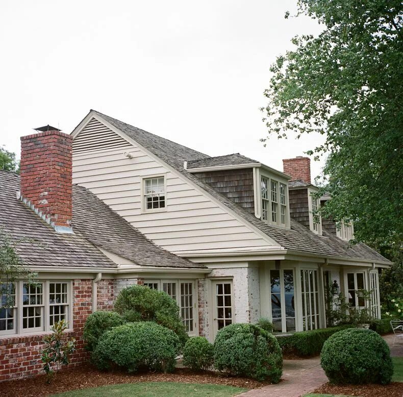 Код домика. Коттедж кейп-код. кейп код стиль. cape cod архитектура. cape cod стиль дома.