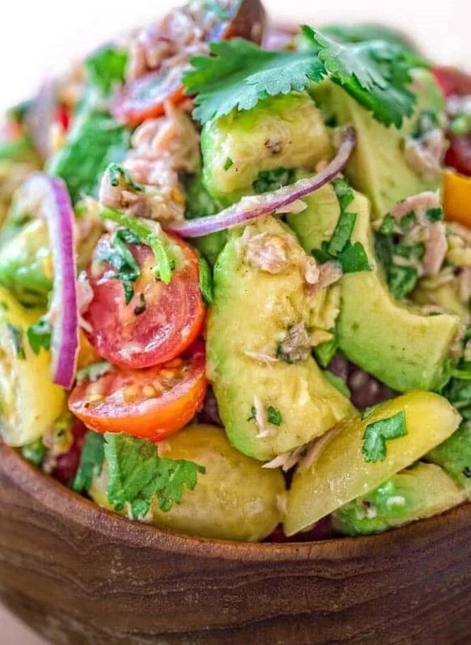 авокадо вкусное. запеченный авокадо с лососем. украшение блюд авокадо. блюда из авокадо рецепты. блюда из авокадо.